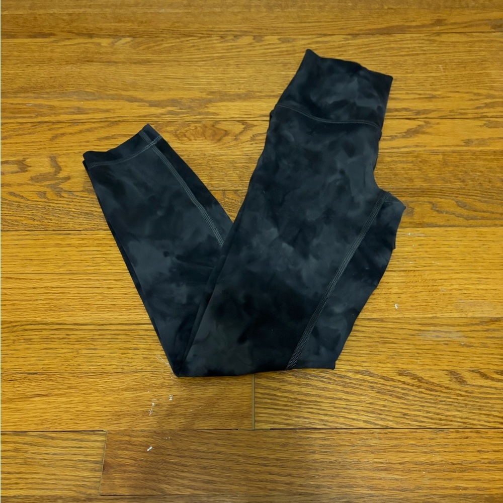 Lululemon Women’s Black Camo Wunder Train 25 inch Leggings Size 4